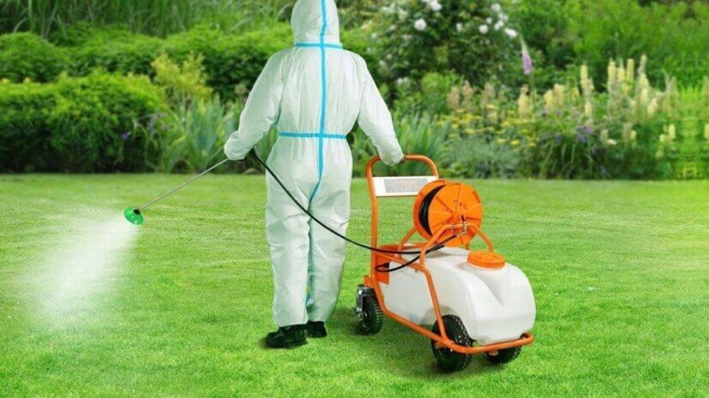 Pull Behind Sprayers: Reviews & Buying Guide 1 Pull Behind Sprayers